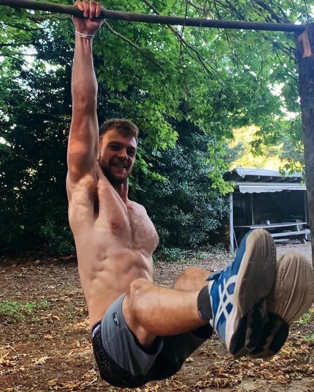 Tom après
